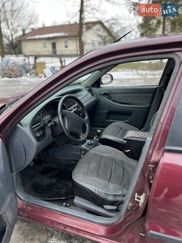 Седан Daewoo Lanos 2010 в Ивано-Франковске