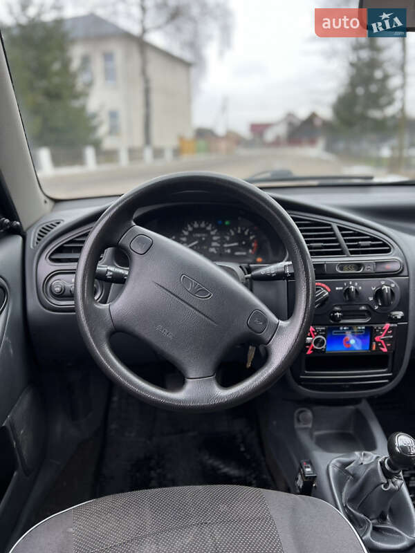 Седан Daewoo Lanos 2010 в Ивано-Франковске