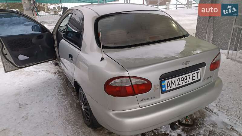Седан Daewoo Lanos 2002 в Житомире