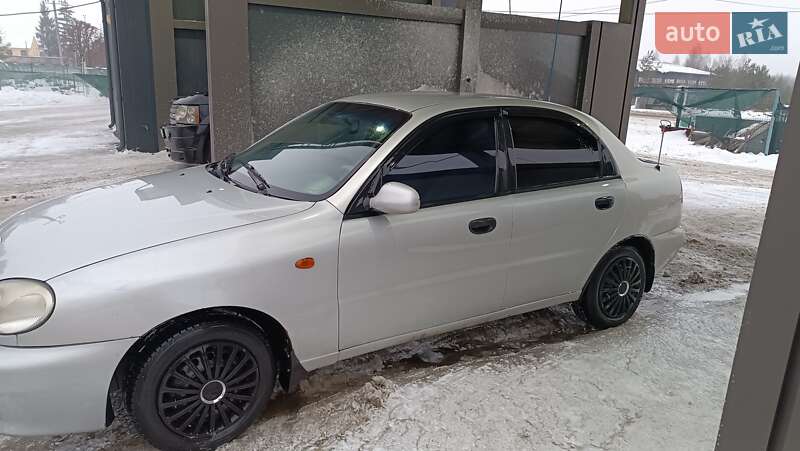 Седан Daewoo Lanos 2002 в Житомире