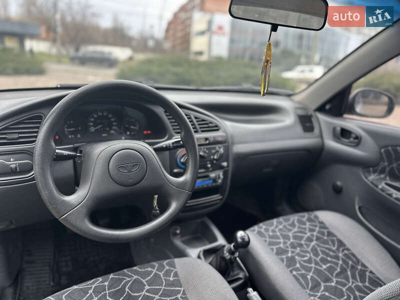 Седан Daewoo Lanos 2003 в Николаеве