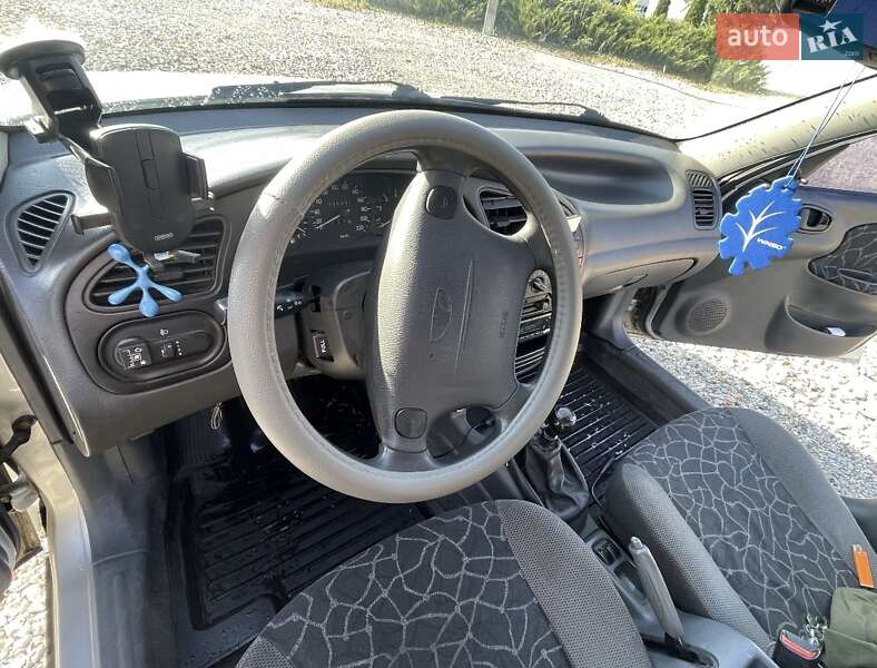 Седан Daewoo Lanos 2003 в Лебедине