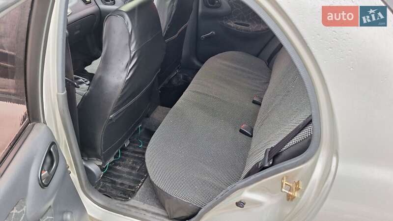 Седан Daewoo Lanos 2004 в Смеле