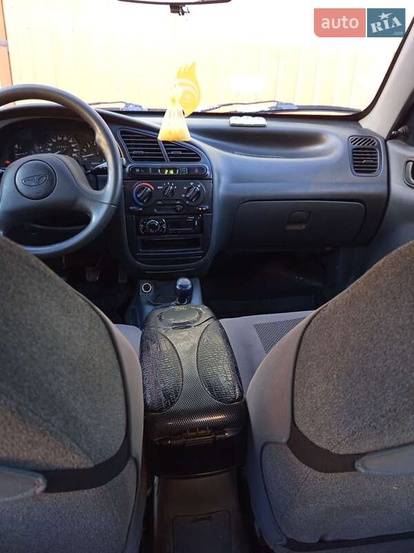 Седан Daewoo Lanos 1998 в Запорожье