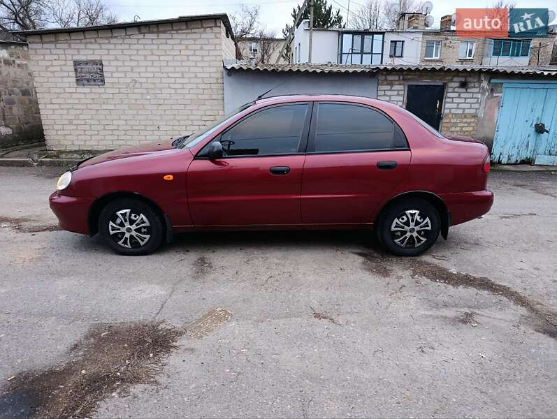 Седан Daewoo Lanos 2007 в Новониколаевке