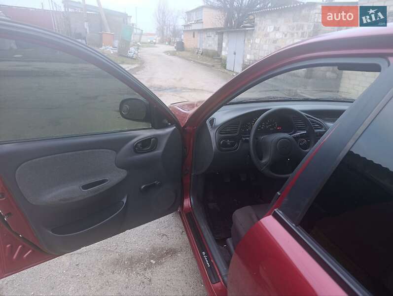 Седан Daewoo Lanos 2007 в Новониколаевке