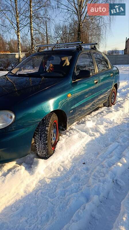 Седан Daewoo Lanos 2004 в Сновську