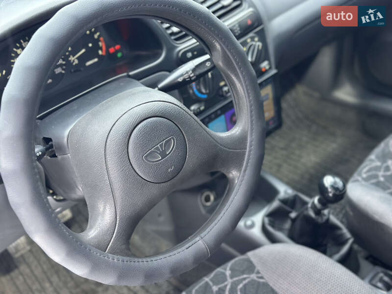 Седан Daewoo Lanos 2004 в Житомире