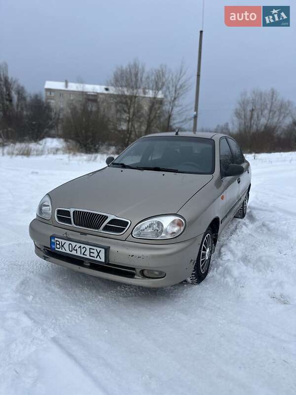 2008 Daewoo Lanos, VIN Y6DTF69YD8W429683:plate — фото 1 (autoria)