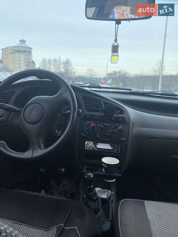 Седан Daewoo Lanos 2011 в Львове