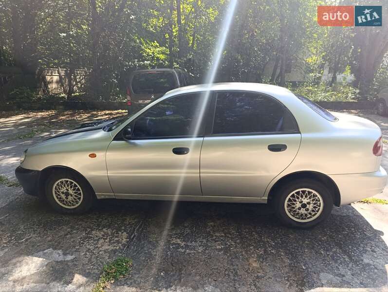 Седан Daewoo Lanos 2003 в Дунаївцях