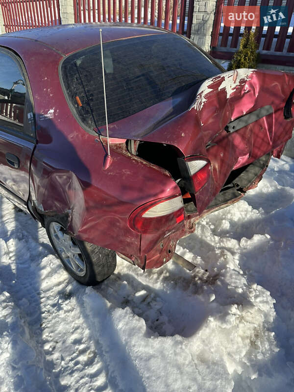 Седан Daewoo Lanos 2001 в Львові