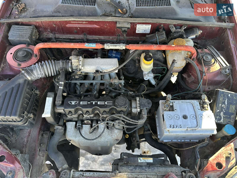 Седан Daewoo Lanos 2001 в Львові