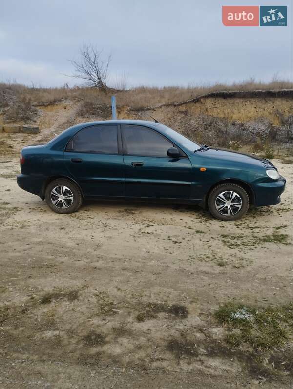 Седан Daewoo Lanos 2004 в Липовой Долине