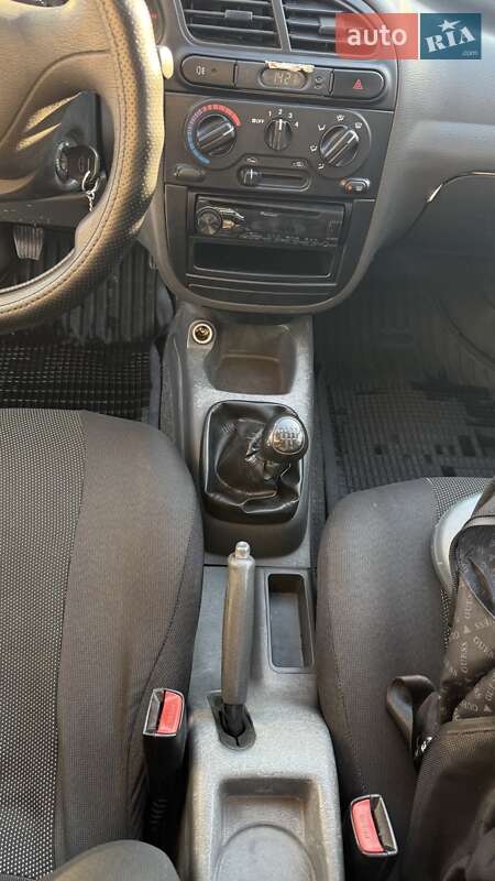 Седан Daewoo Lanos 2006 в Киеве