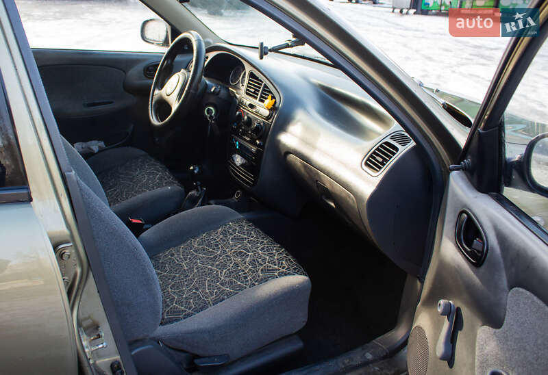 Седан Daewoo Lanos 2005 в Запоріжжі