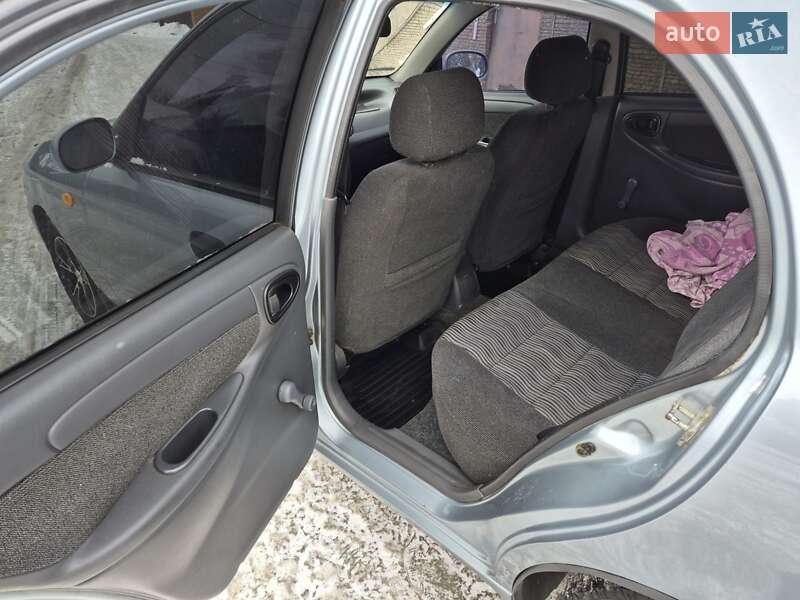 Седан Daewoo Lanos 2012 в Василькові