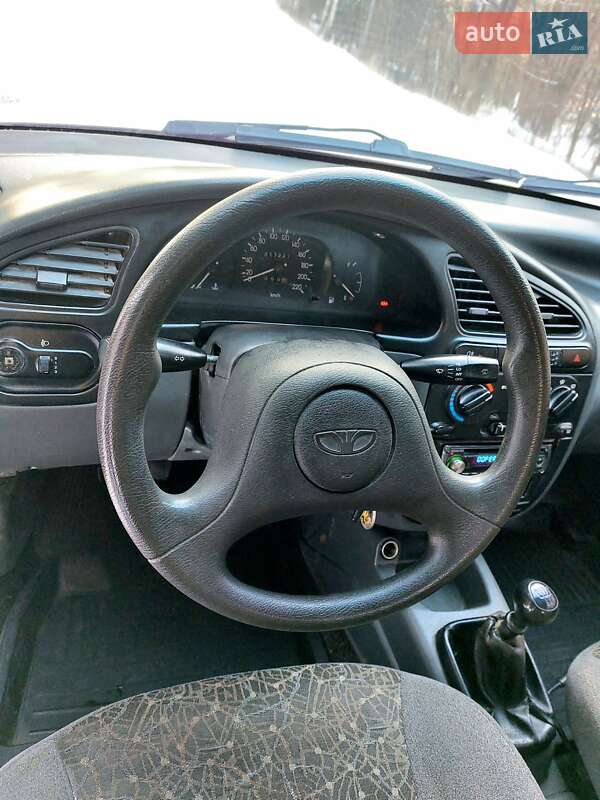 Седан Daewoo Lanos 2009 в Тростянці