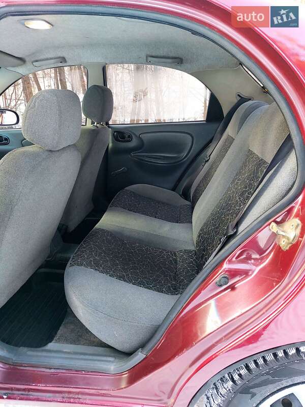 Седан Daewoo Lanos 2009 в Тростянці