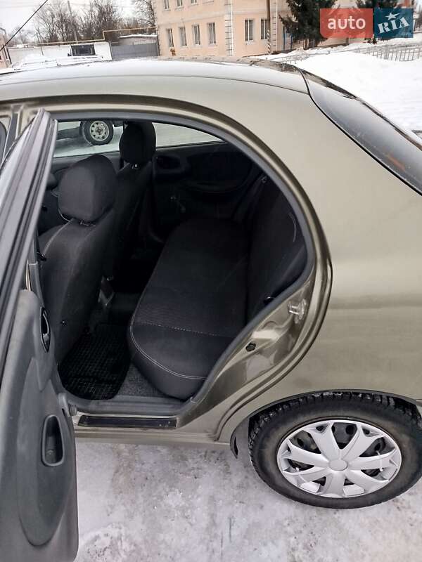 Седан Daewoo Lanos 2008 в Житомирі