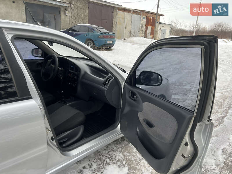 Седан Daewoo Lanos 2003 в Изяславе