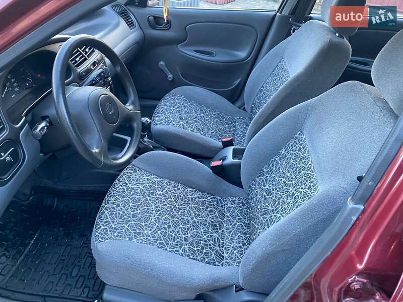 Седан Daewoo Lanos 2011 в Виннице