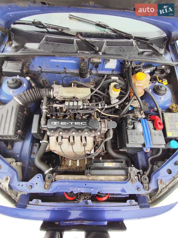 Седан Daewoo Lanos 1998 в Львові