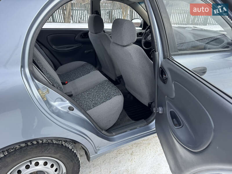 Седан Daewoo Lanos 2009 в Городищеві