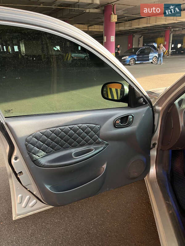 Седан Daewoo Lanos 2003 в Киеве