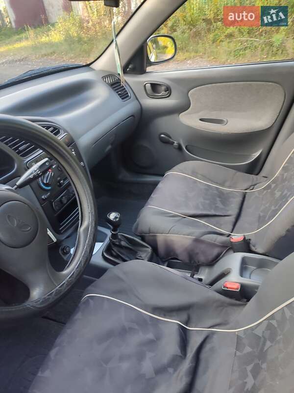 Седан Daewoo Lanos 2004 в Конотопе