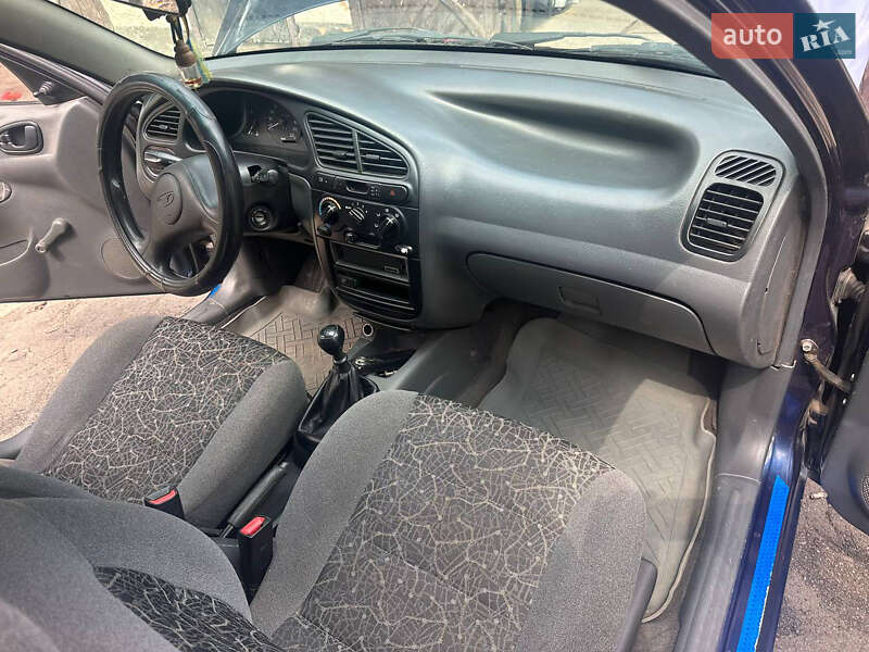 Седан Daewoo Lanos 2002 в Черкасах
