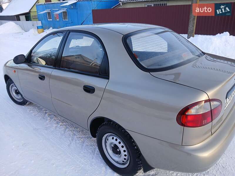 2008 Daewoo Lanos, VIN Y6DTF69YD8W430611:plate — фото 1 (autoria)