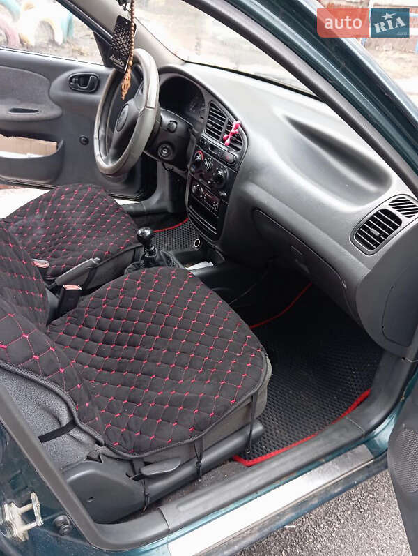 Седан Daewoo Lanos 2006 в Днепре
