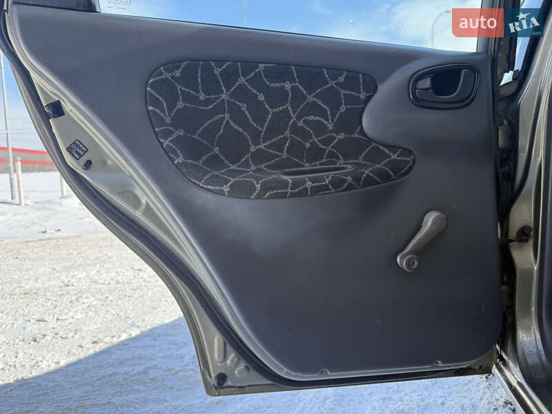 Седан Daewoo Lanos 2003 в Києві фото 15 Седан Daewoo Lanos 2003 в Києві