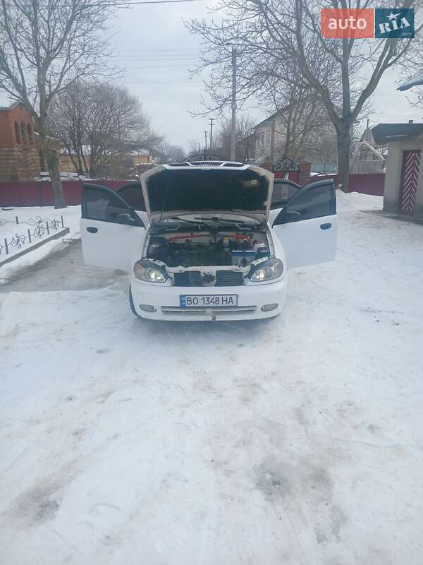 Седан Daewoo Lanos 2004 в Борщеві
