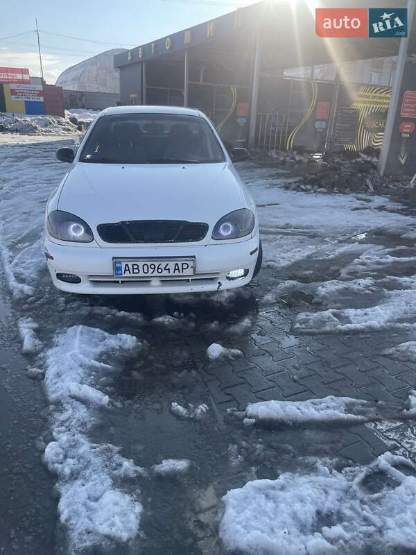 Седан Daewoo Lanos 2010 в Калиновке