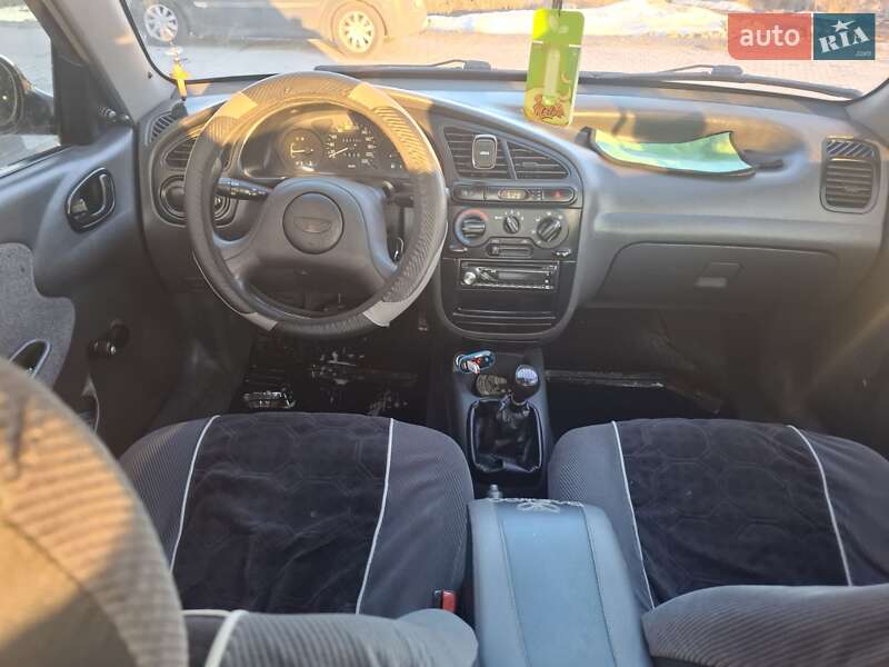Седан Daewoo Lanos 2005 в Комарному
