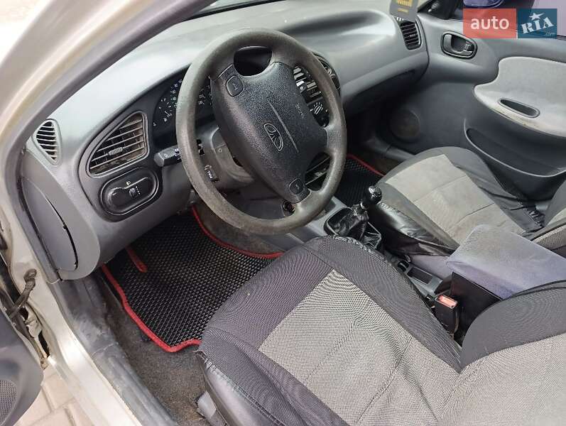 Седан Daewoo Lanos 2004 в Кропивницькому