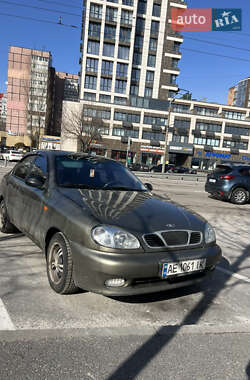 Седан Daewoo Lanos 2004 в Дніпрі