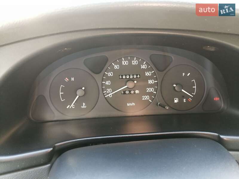 Седан Daewoo Lanos 2005 в Дніпрі