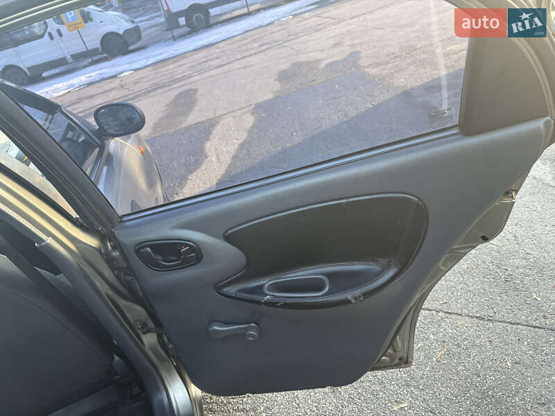 Седан Daewoo Lanos 2003 в Харькове