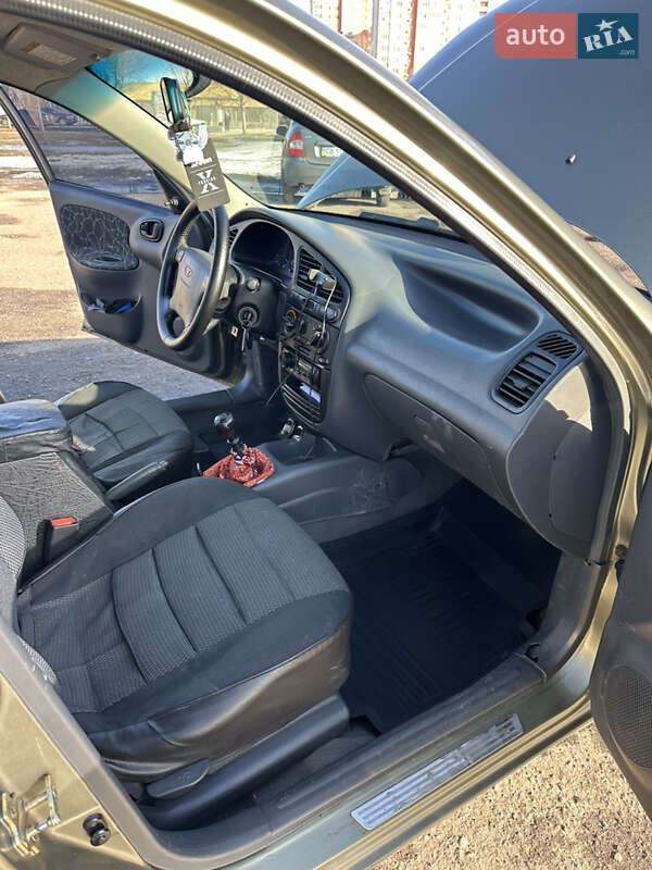 Седан Daewoo Lanos 2002 в Харькове