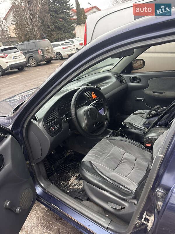 Седан Daewoo Lanos 2001 в Полтаві