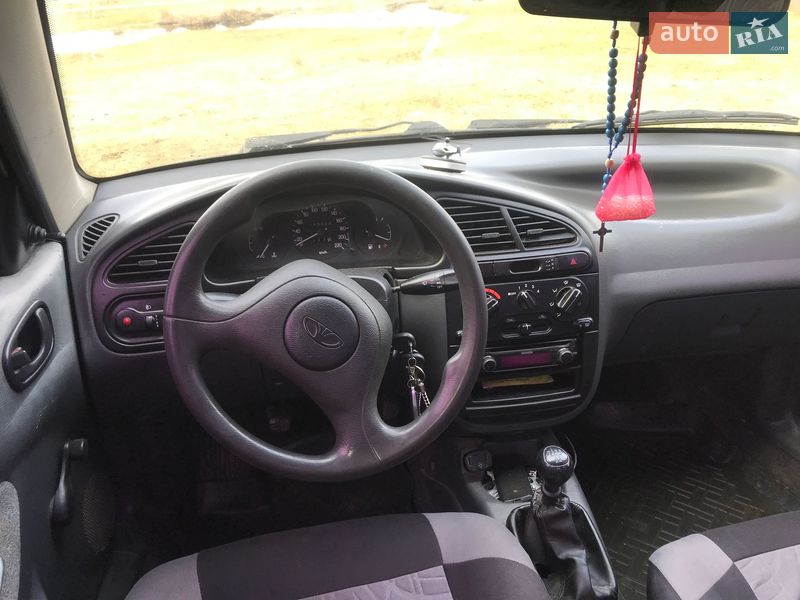 Седан Daewoo Lanos 2004 в Львове