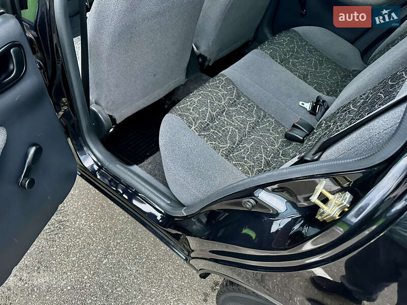 Седан Daewoo Lanos 2006 в Києві