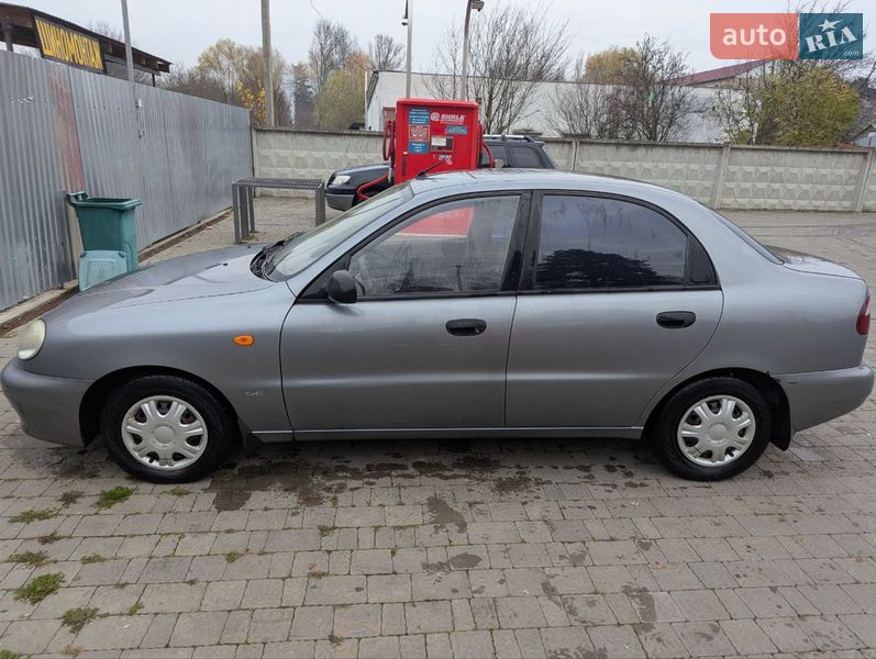 Седан Daewoo Lanos 2008 в Ужгороді