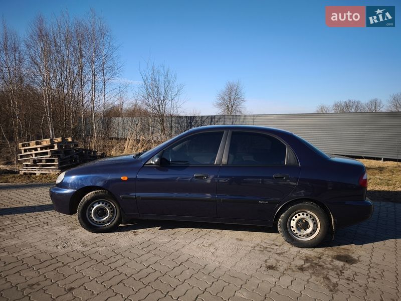 Седан Daewoo Lanos 2004 в Стрию