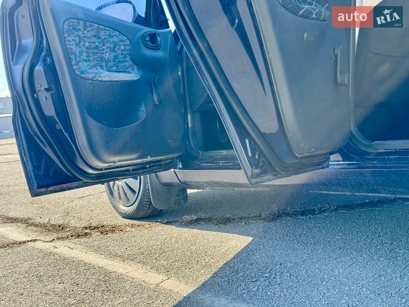 Седан Daewoo Lanos 2004 в Кременчуге