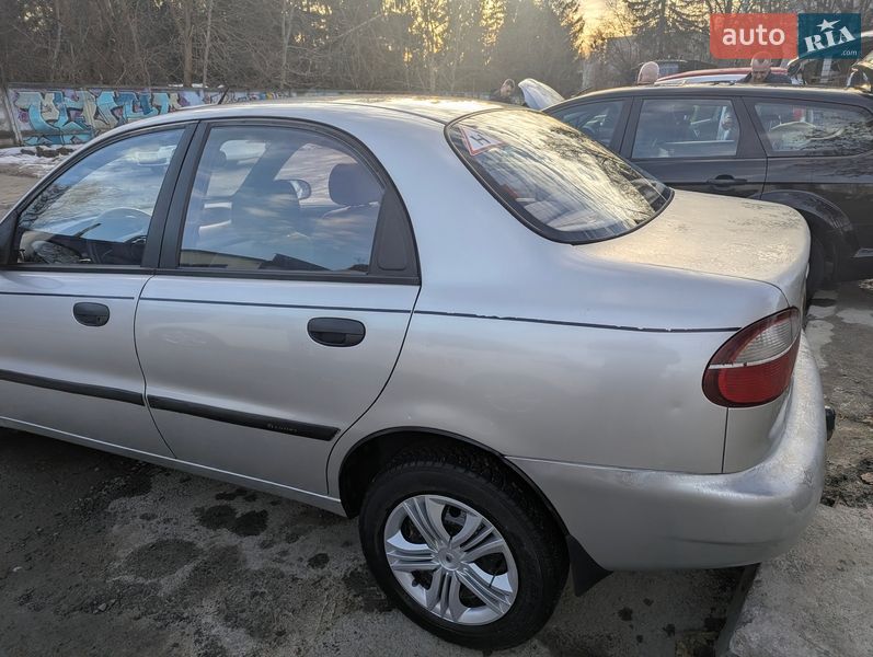 Седан Daewoo Lanos 2004 в Львове