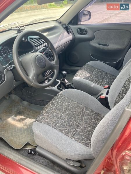 Седан Daewoo Lanos 2004 в Пустомытах